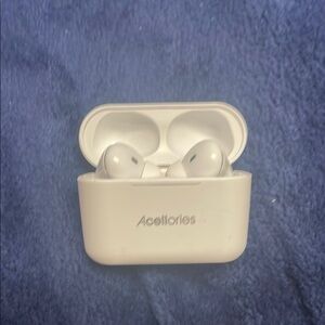 White Wireless Earbuds with Charging Case